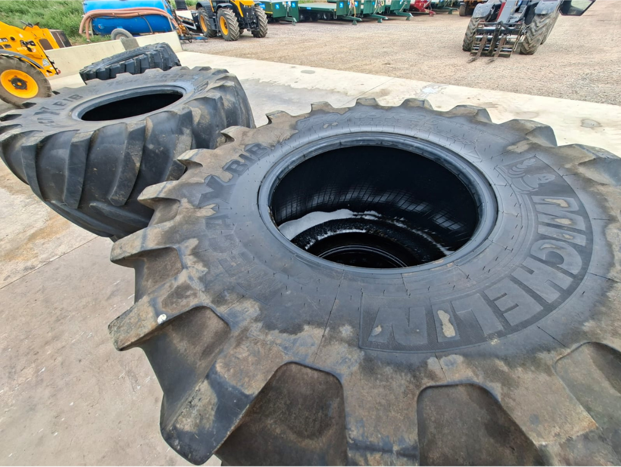 750/65 R26 tyres stacked on each other