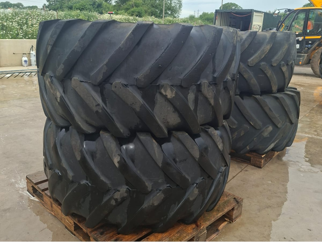 750/65 R26 tyres stacked on each other