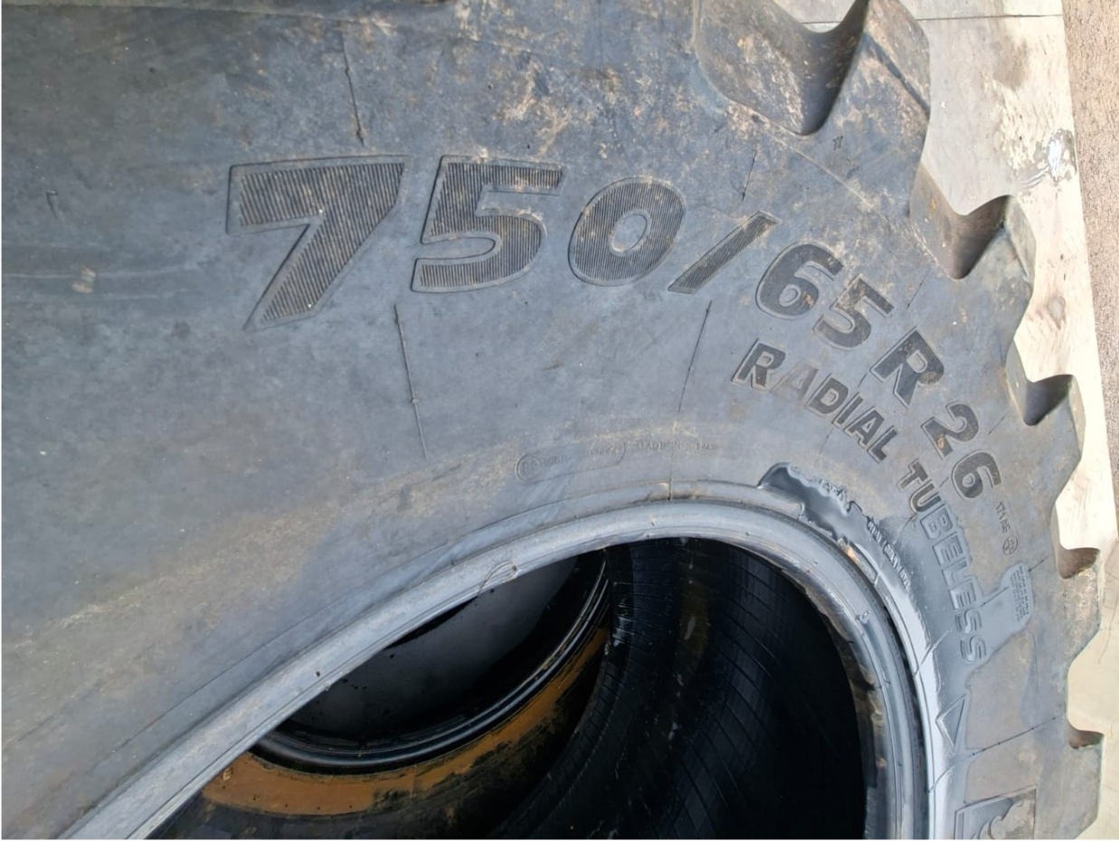 750/65 R26 tyres stacked on each other