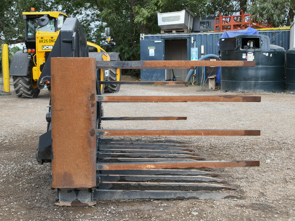 2024 JCB 14ft Grass Folding Fork