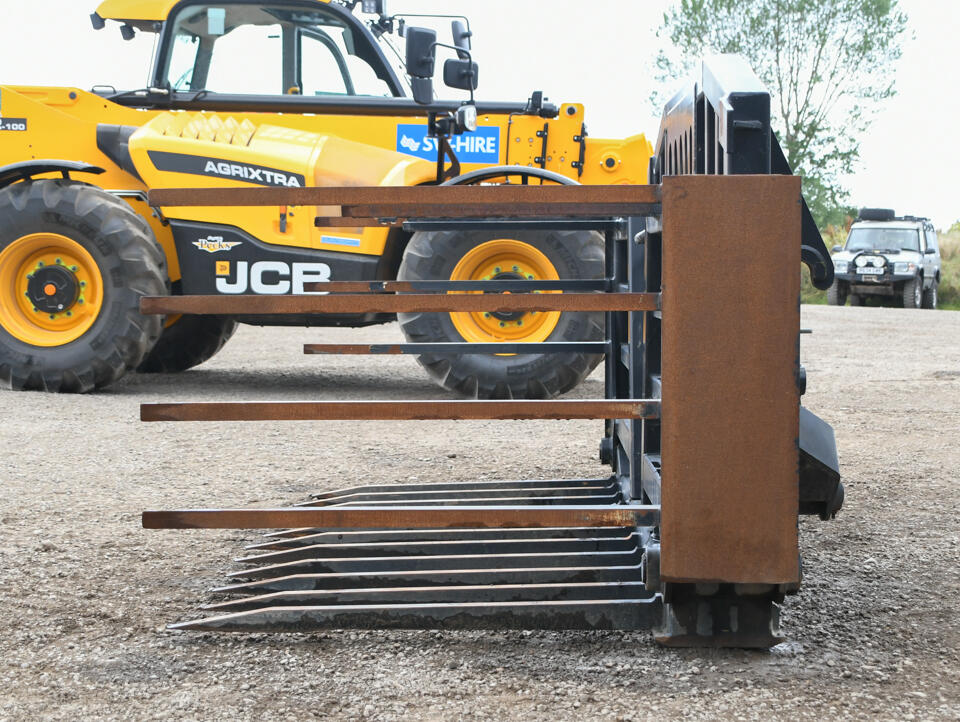 2024 JCB 14ft Grass Folding Fork