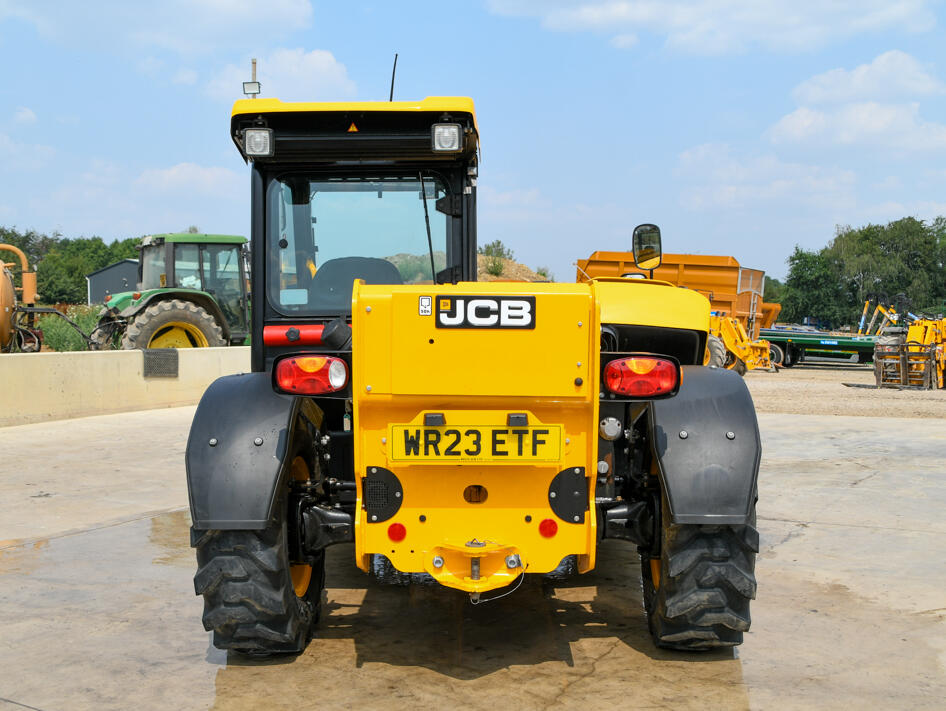 JCB 525-60 AgriSuper Telehandler on washbay