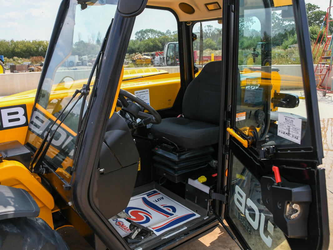 JCB 525-60 AgriSuper Telehandler on washbay