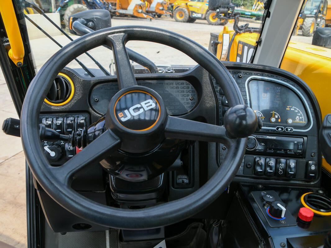 JCB 525-60 AgriSuper Telehandler on washbay