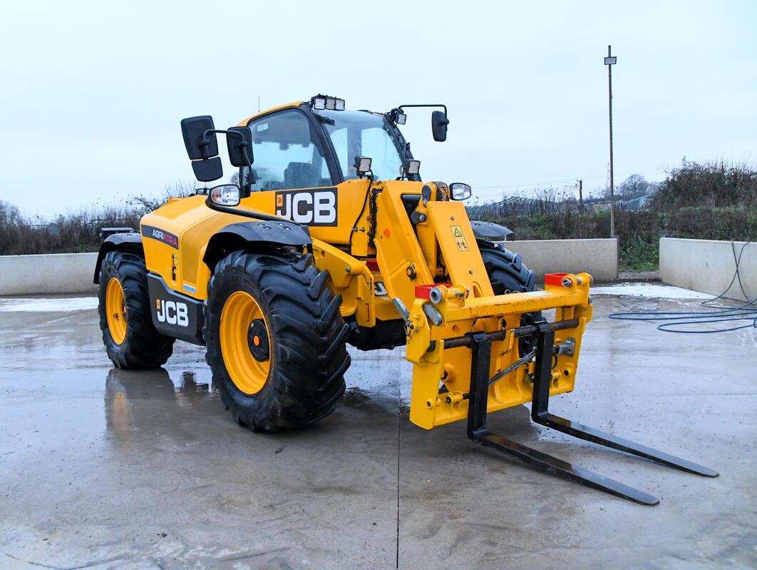 2024 JCB 542-70 AgriXtra 
