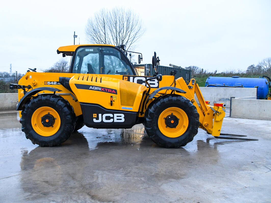 2024 JCB 542-70 AgriXtra 