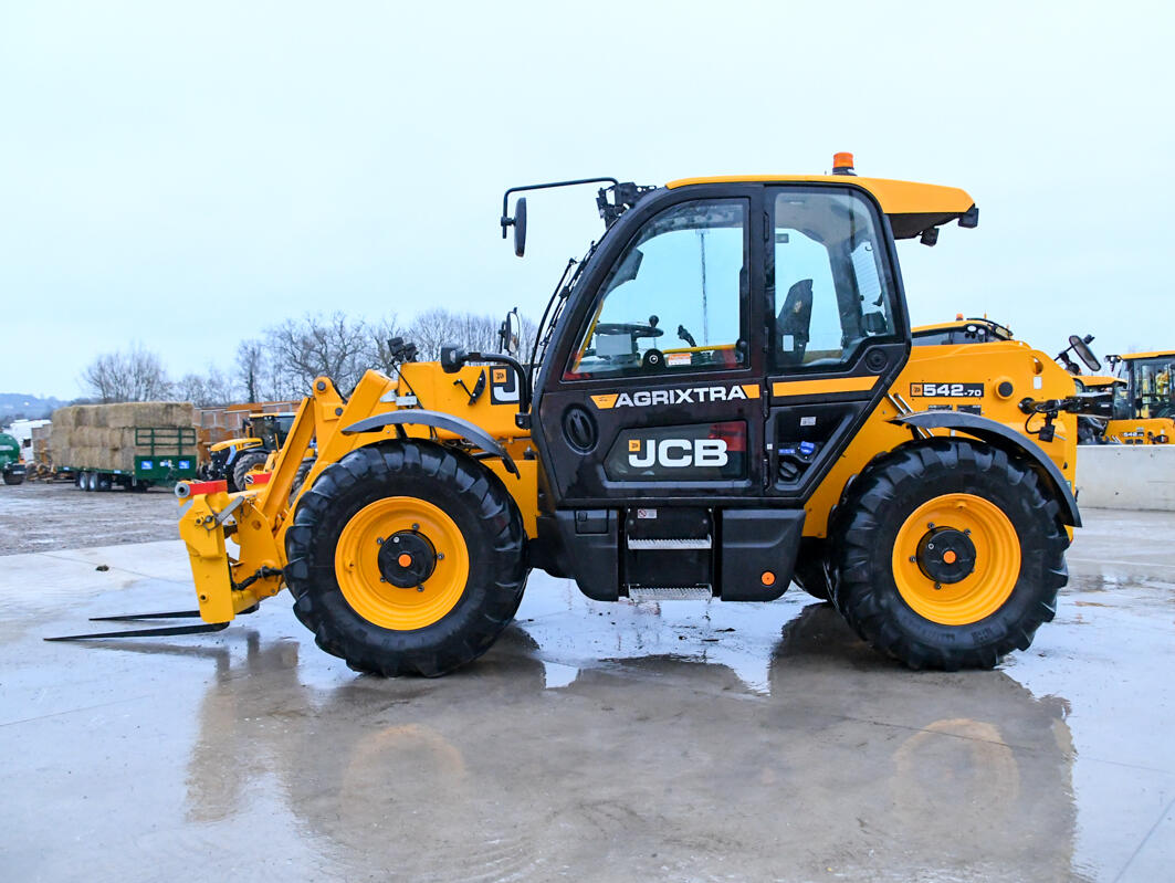 2024 JCB 542-70 AgriXtra 