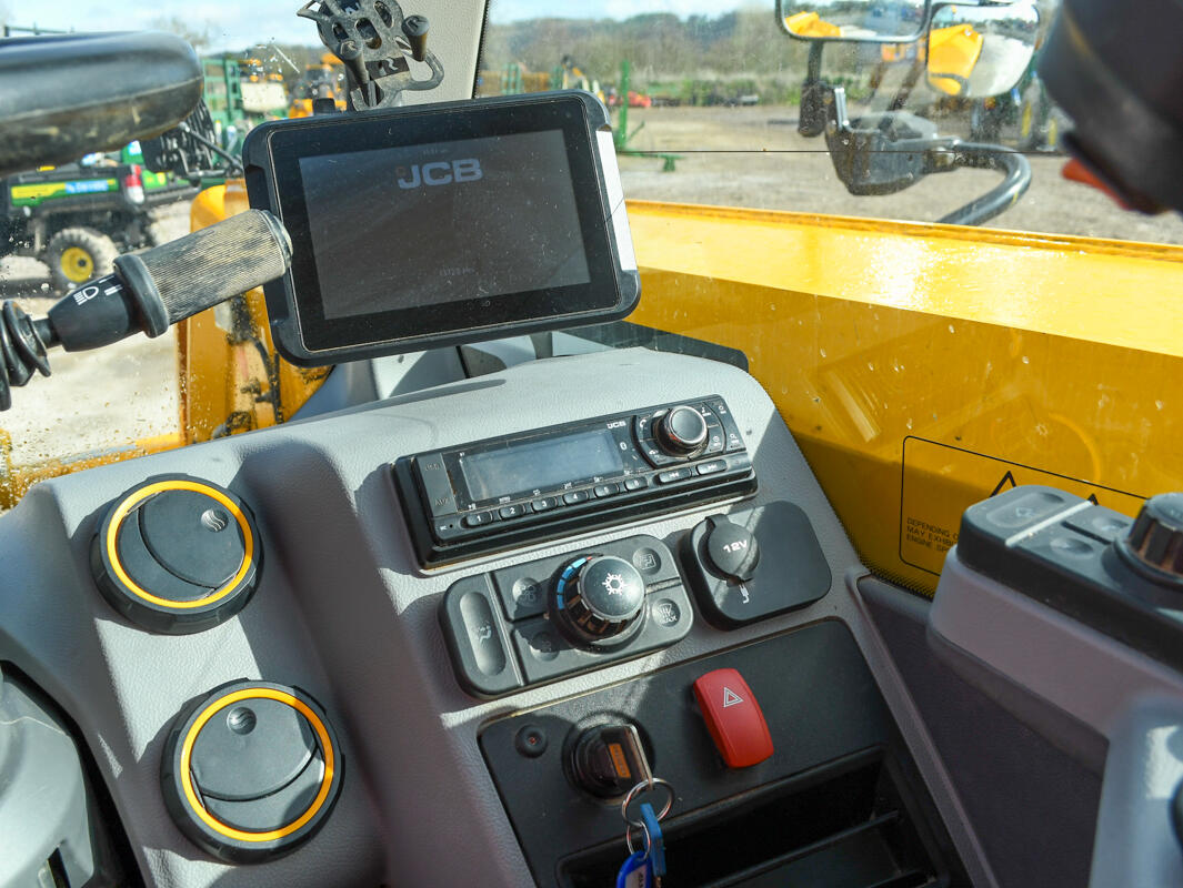 542-70 Agri Xtra Telehandler on a washbay