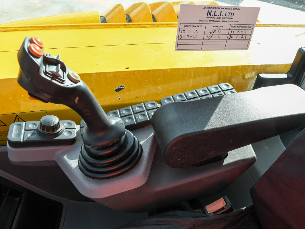 542-70 Agri Xtra Telehandler on a washbay