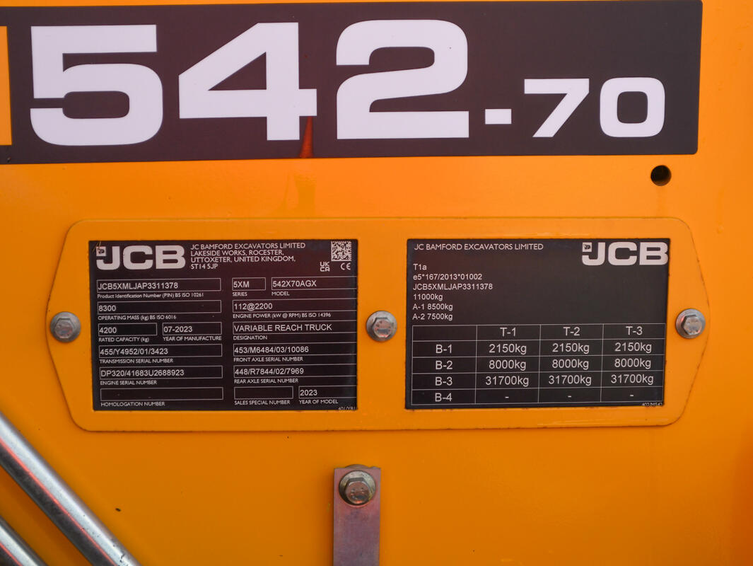 542-70 Agri Xtra Telehandler on a washbay