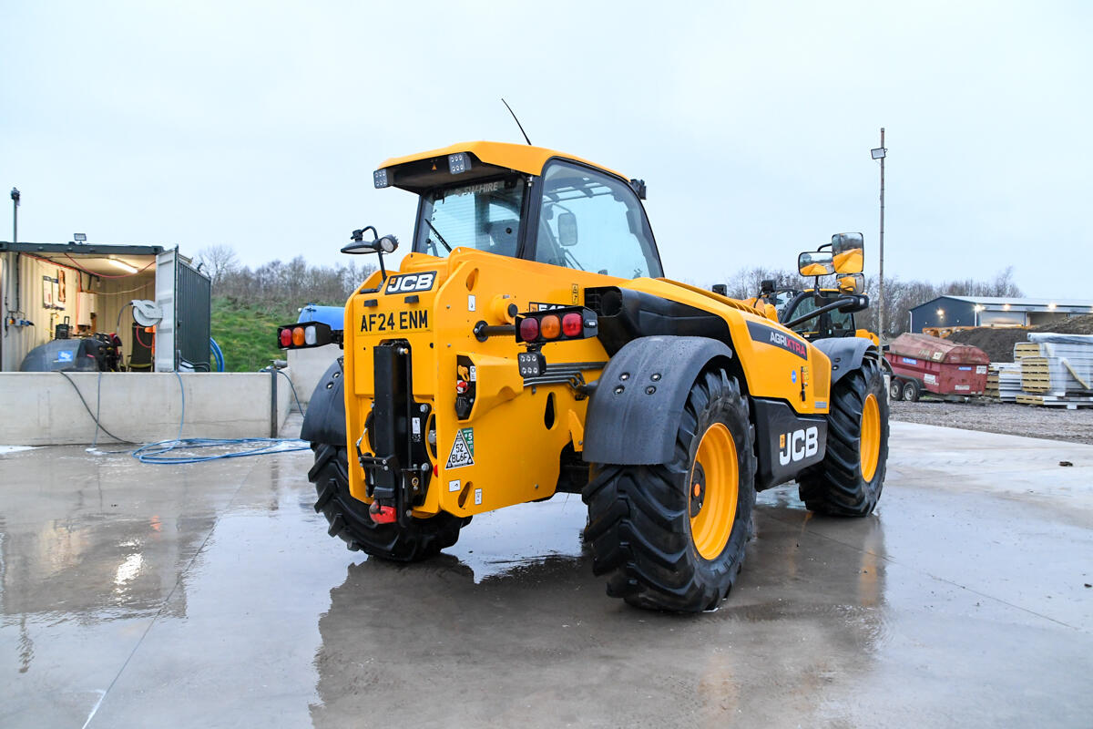JCB 2024 742-70 AgriXtra