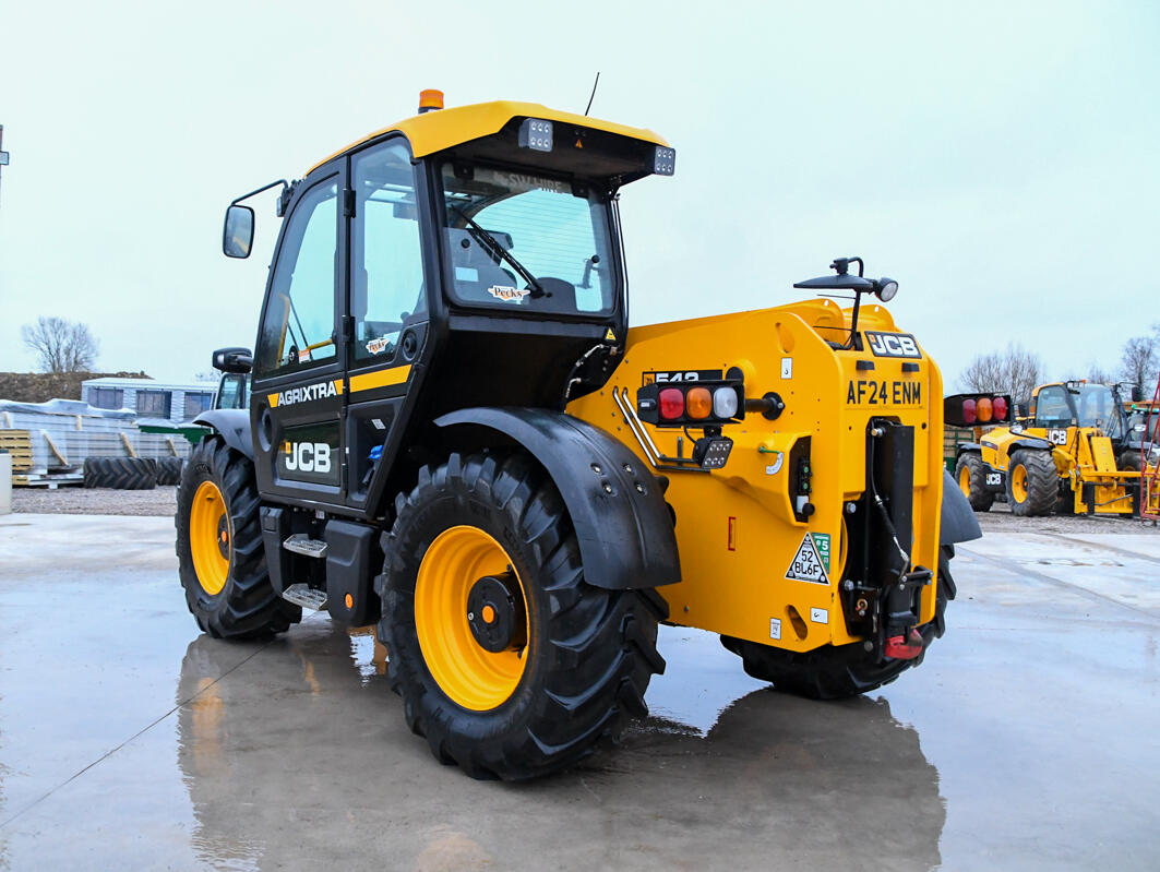 JCB 2024 742-70 AgriXtra