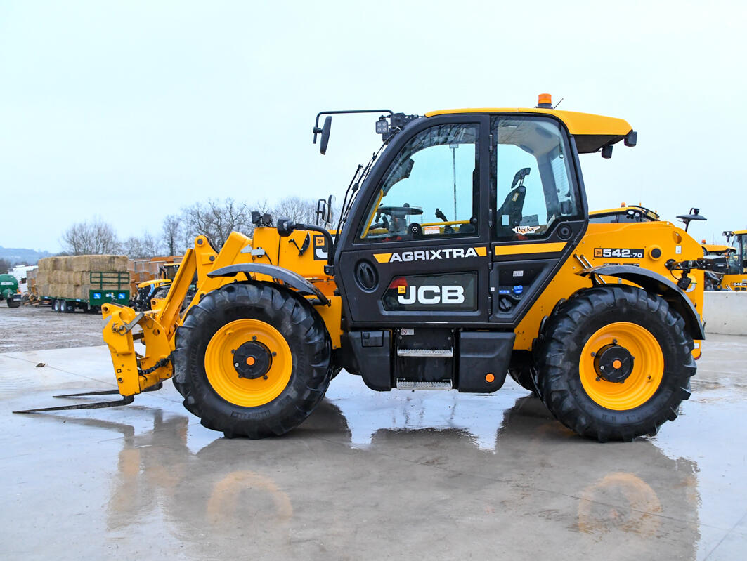 JCB 2024 742-70 AgriXtra