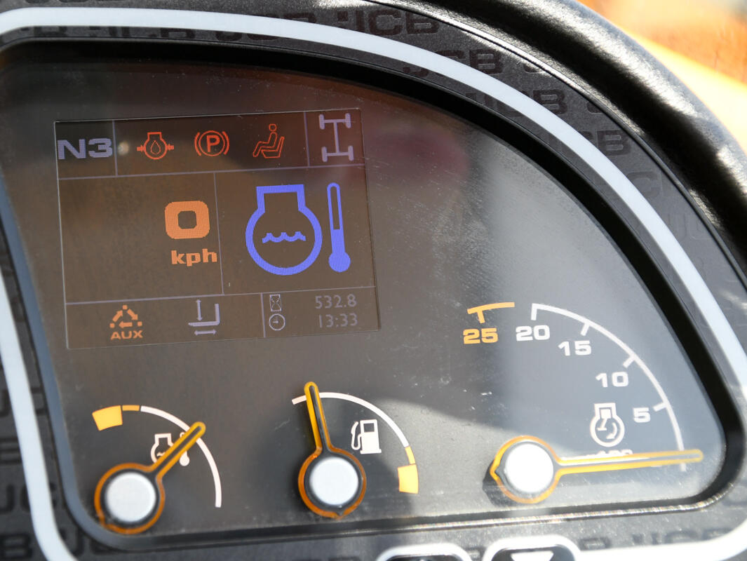 2021 JCB 540-140 Hi Viz screen