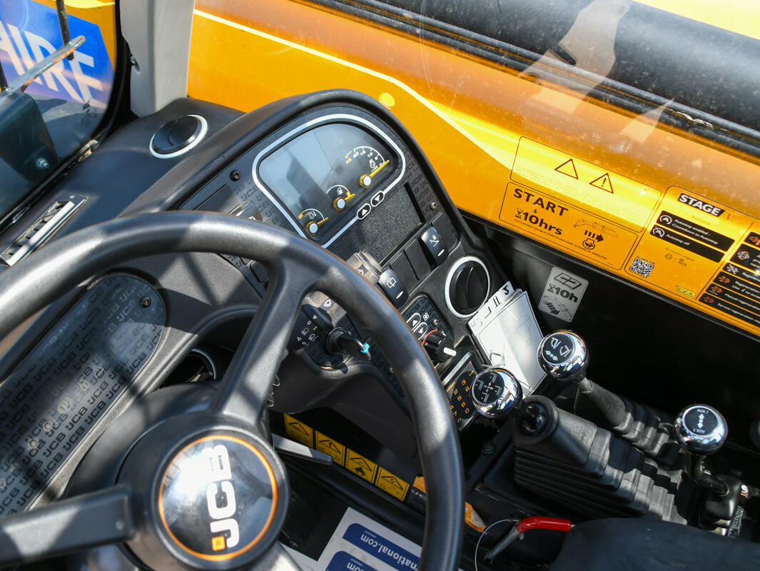 2021 JCB 540-140 Hi Viz on a wash bay