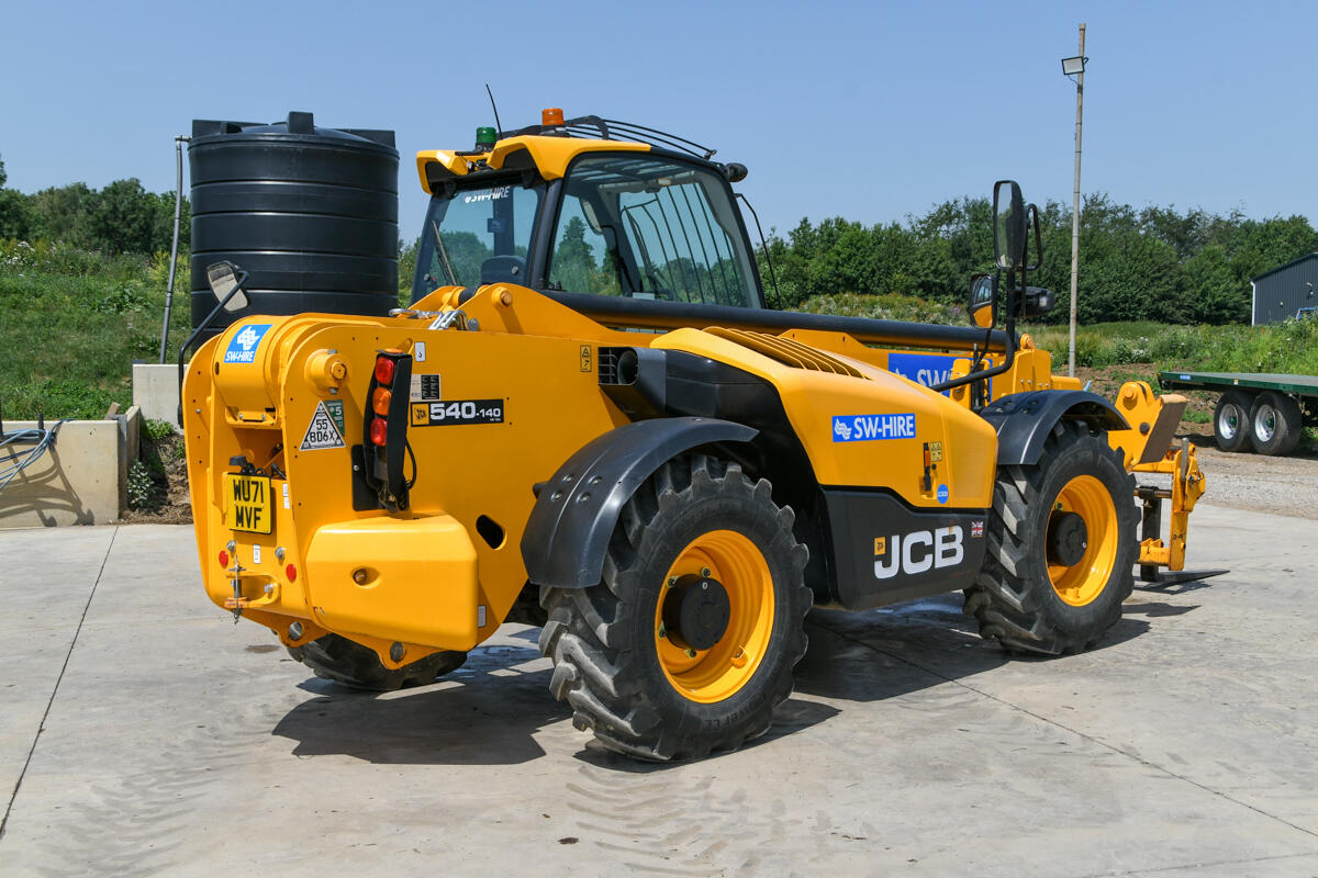 2021 JCB 540-140 Hi Viz on a wash bay