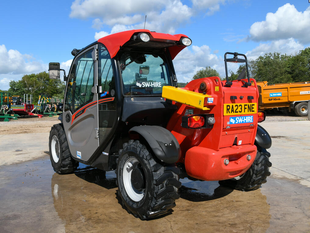 Manitou MT625 telehandler on a wash bay