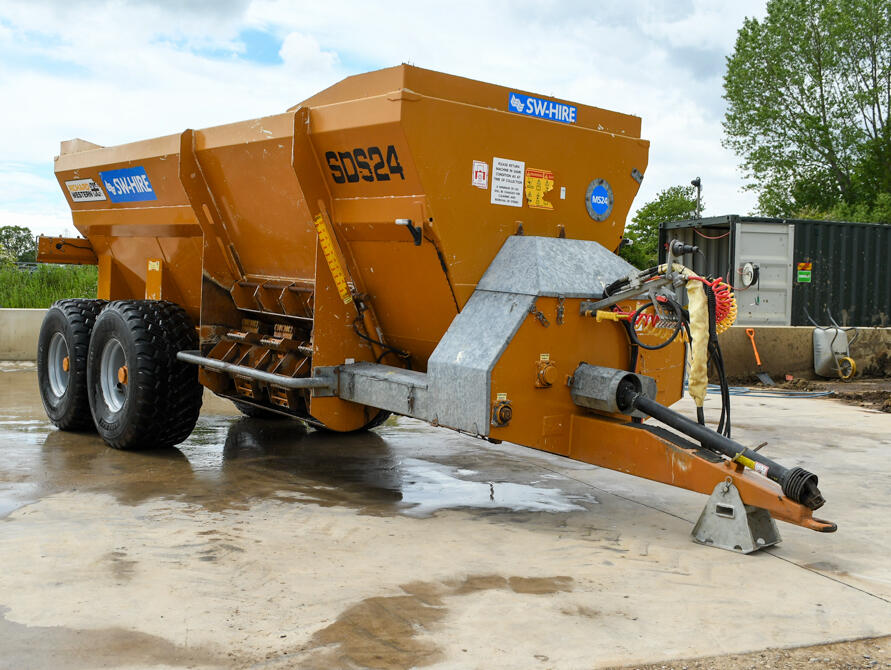 Richard Western SDS24 muckspreader on a wash bay.