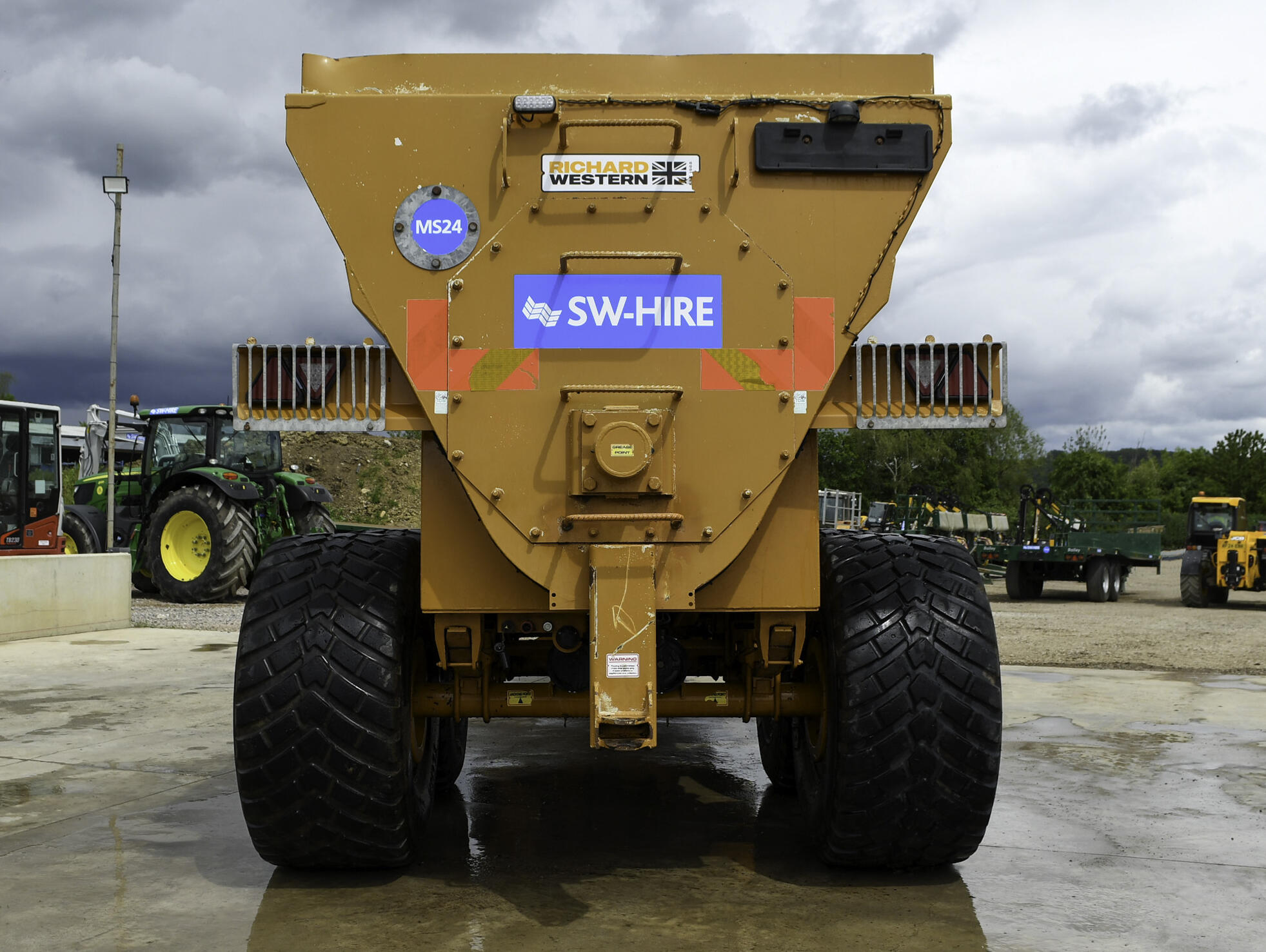 Richard Western SDS24 muckspreader on a wash bay.