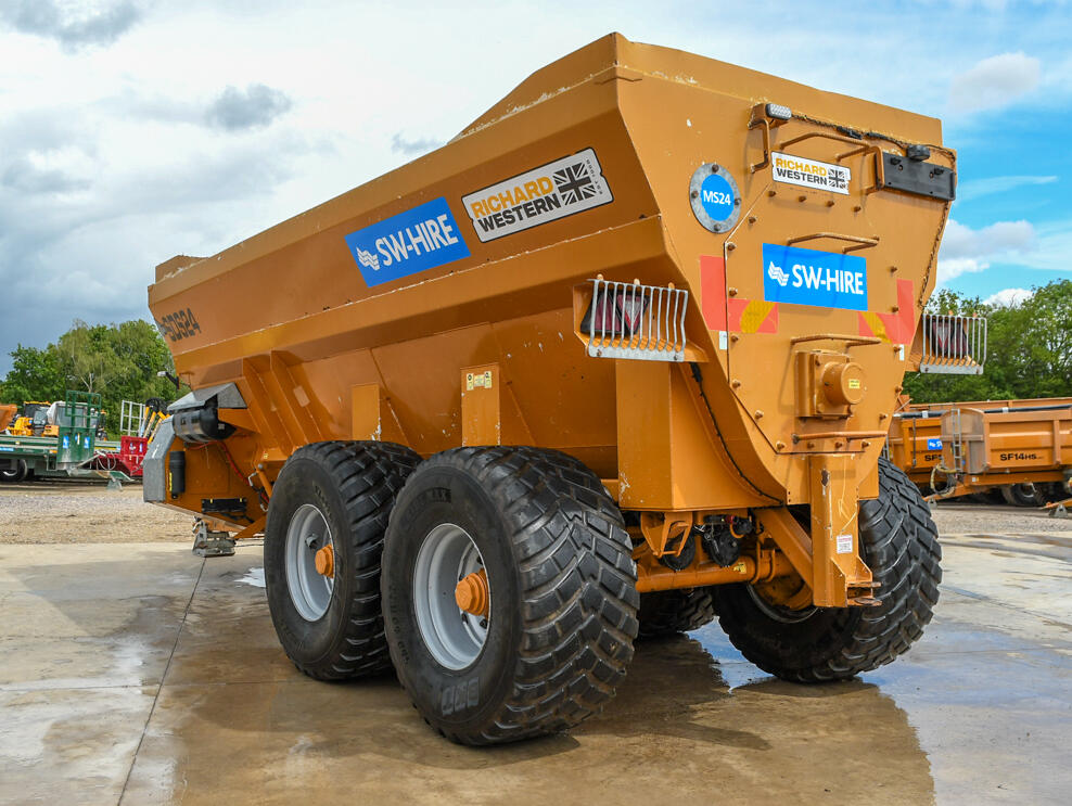 Richard Western SDS24 muckspreader on a wash bay.