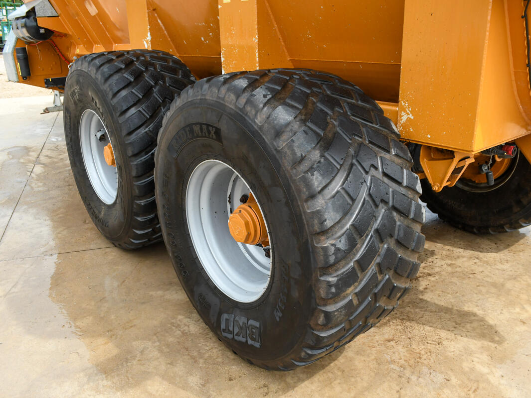 Richard Western SDS24 muckspreader on a wash bay.