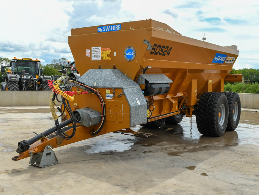 Richard Western SDS24 muckspreader on a wash bay.
