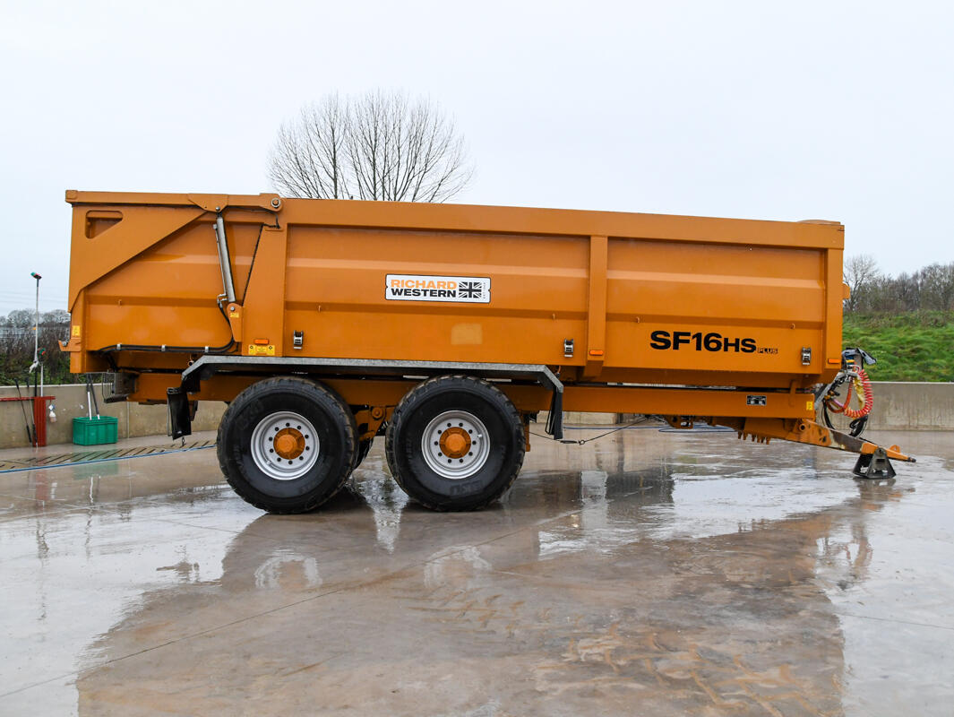 2021 Richard Western SF16HS Grain Trailer