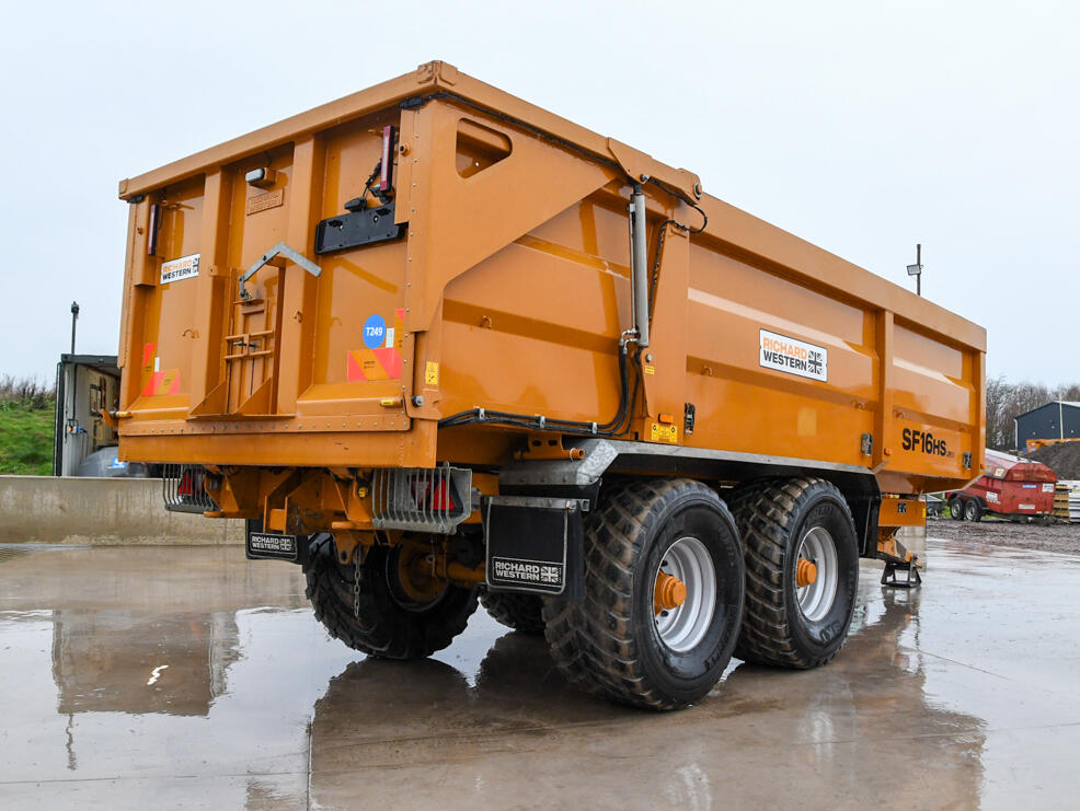 2021 Richard Western SF16HS Grain Trailer