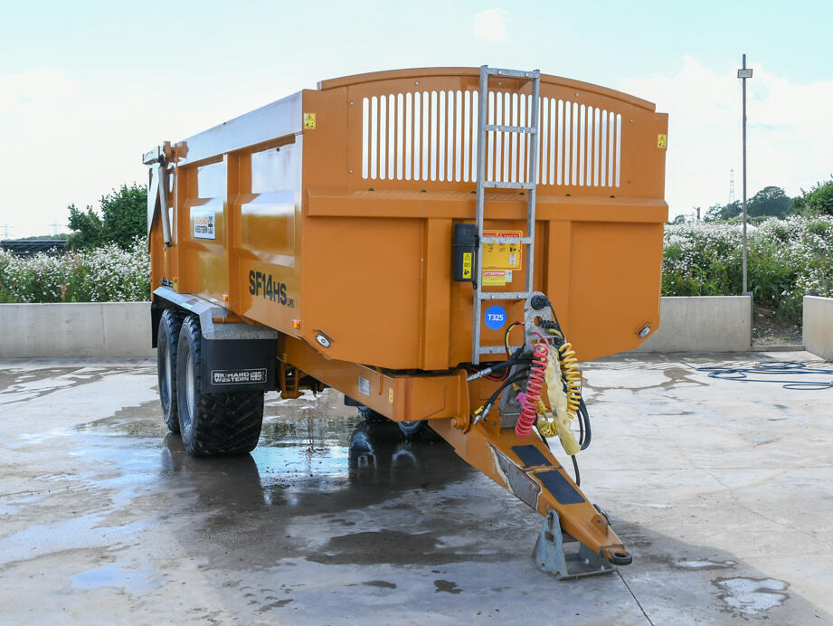 2023 Richard Western GSF14HS Grain Trailer on wash bay