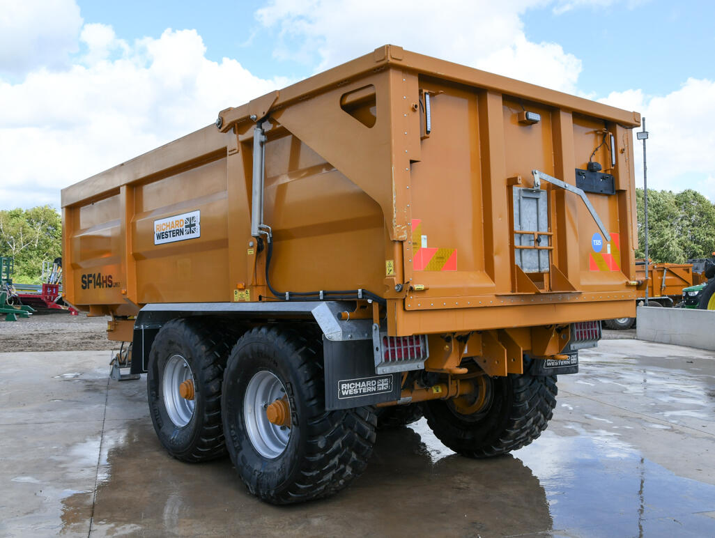 2023 Richard Western GSF14HS Grain Trailer on wash bay