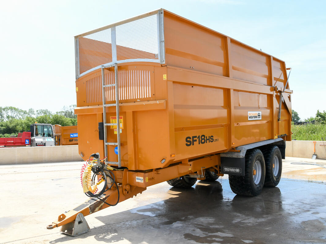 SF18HS 18t Silage Trailer on a wash bay