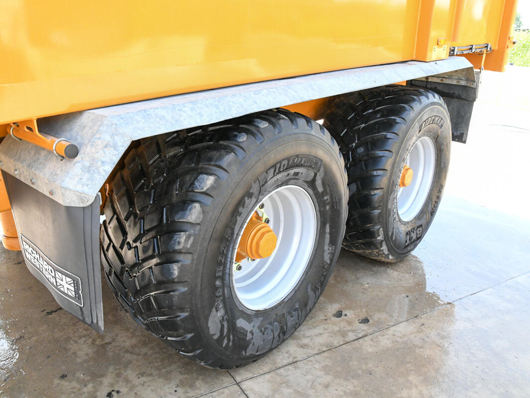 SF18HS 18t Silage Trailer on a wash bay