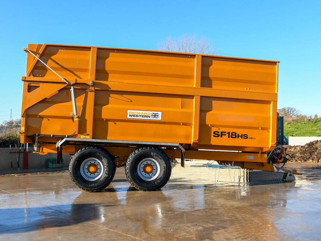 Richard Western SF18HS Silage trailer on a wash bay
