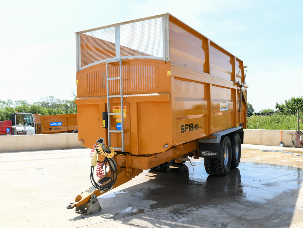Richard Western SF18HS Silage trailer on a wash bay