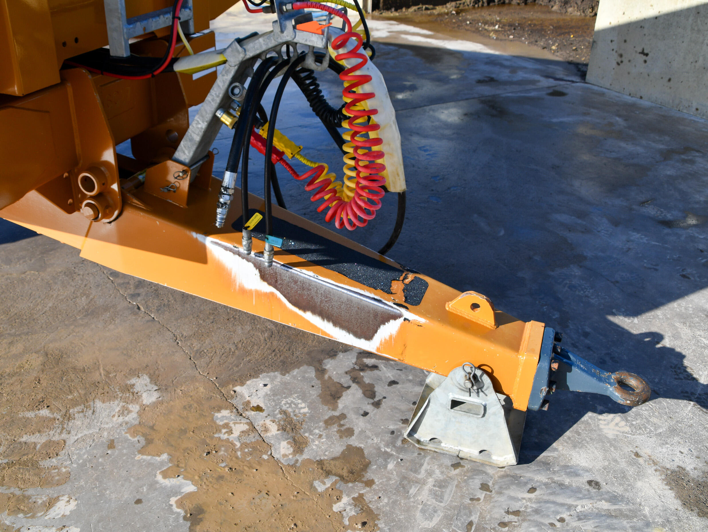 SF18HS Richard Western Grain Trailer on a concrete pad