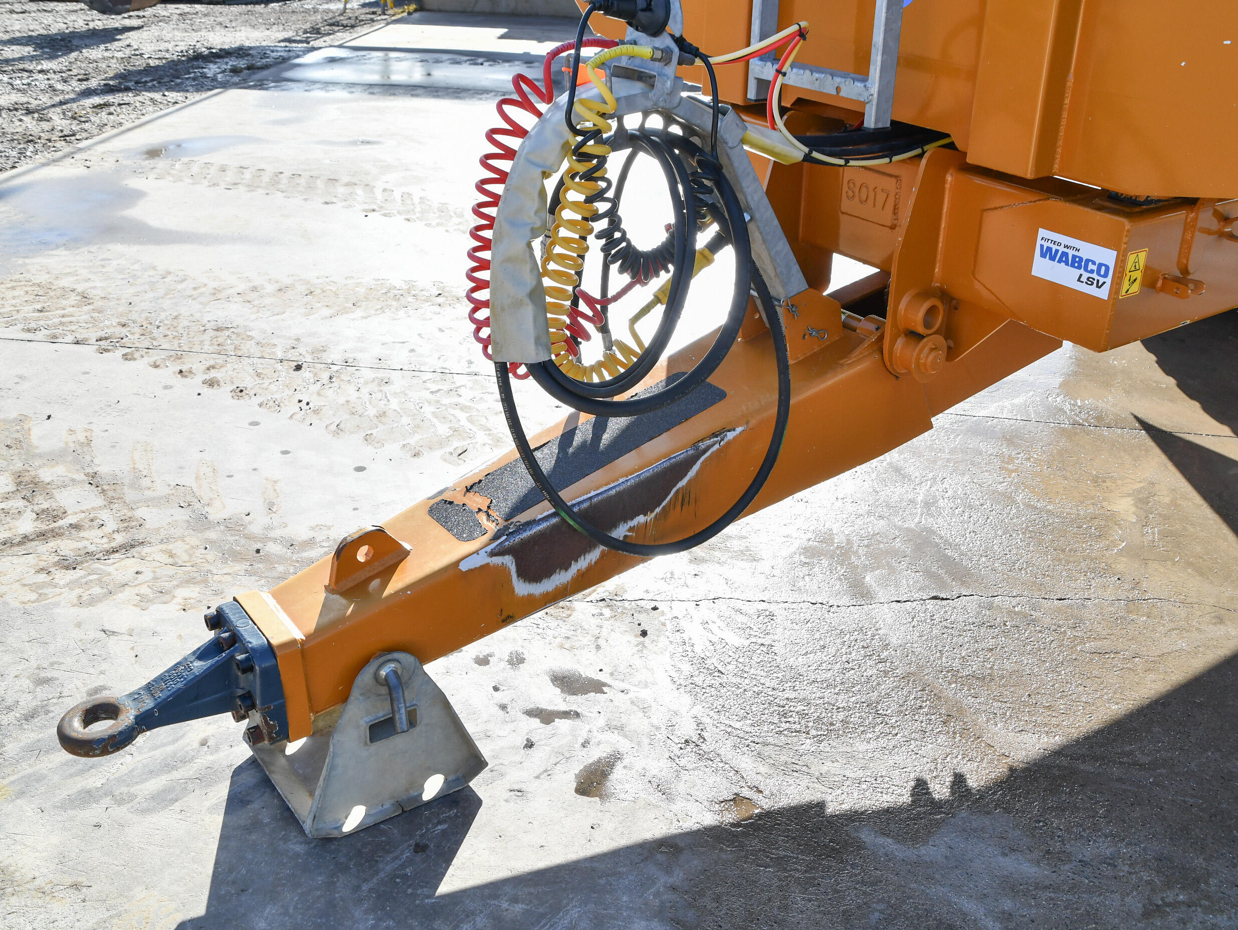 SF18HS Richard Western Grain Trailer on a concrete pad