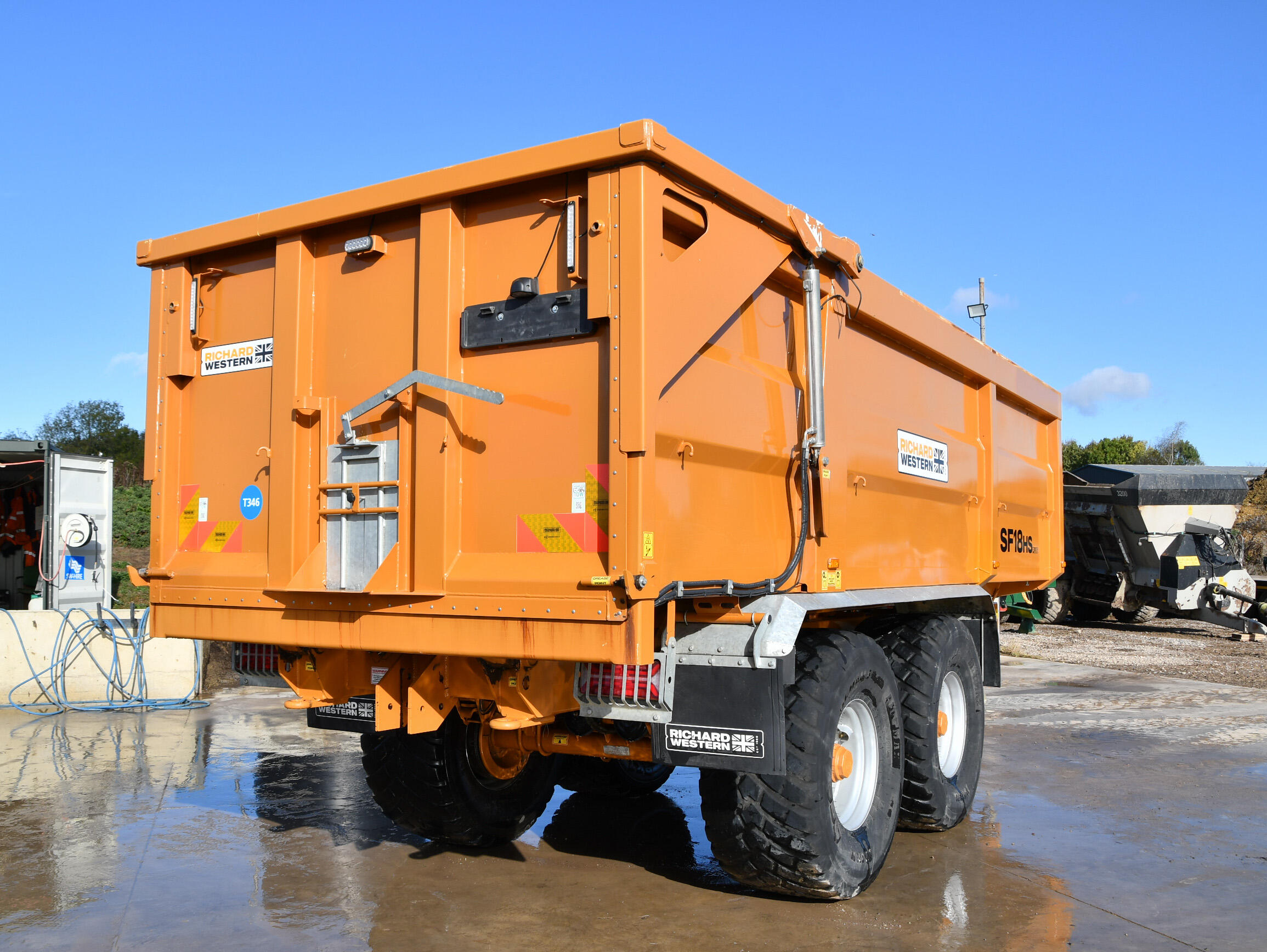 SF18HS Richard Western Grain Trailer on a concrete pad