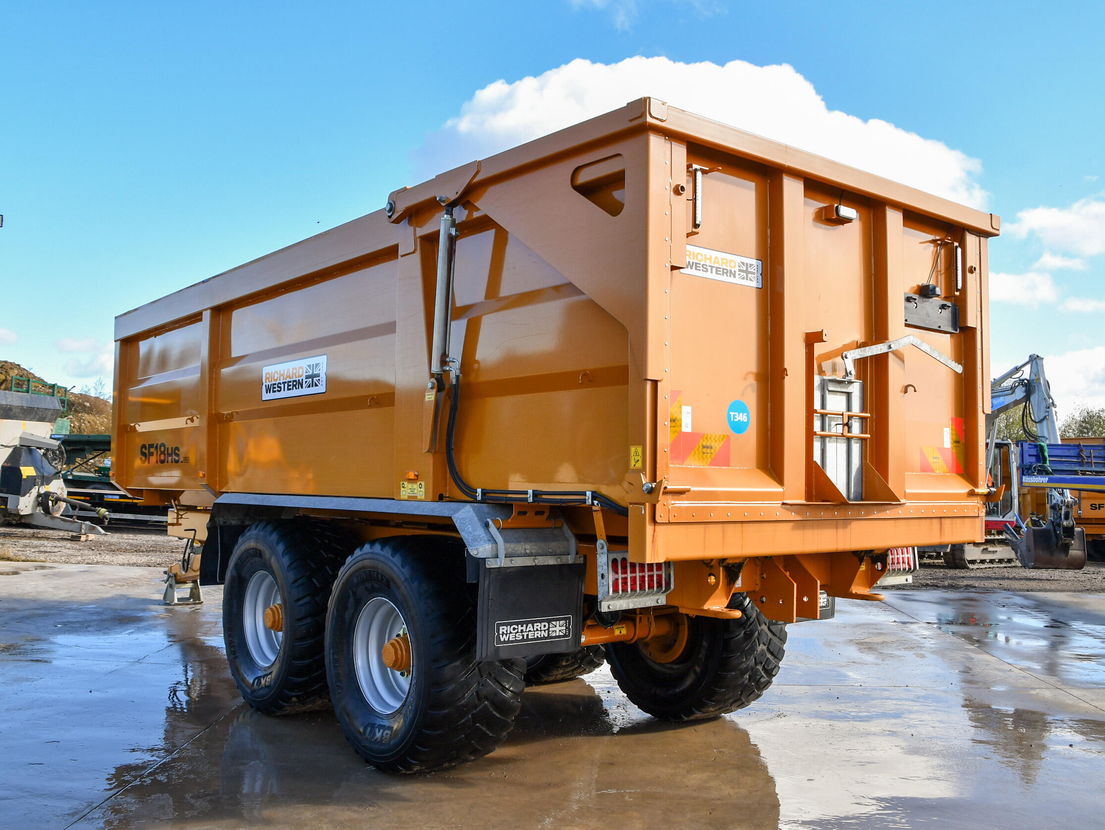 SF18HS Richard Western Grain Trailer on a concrete pad