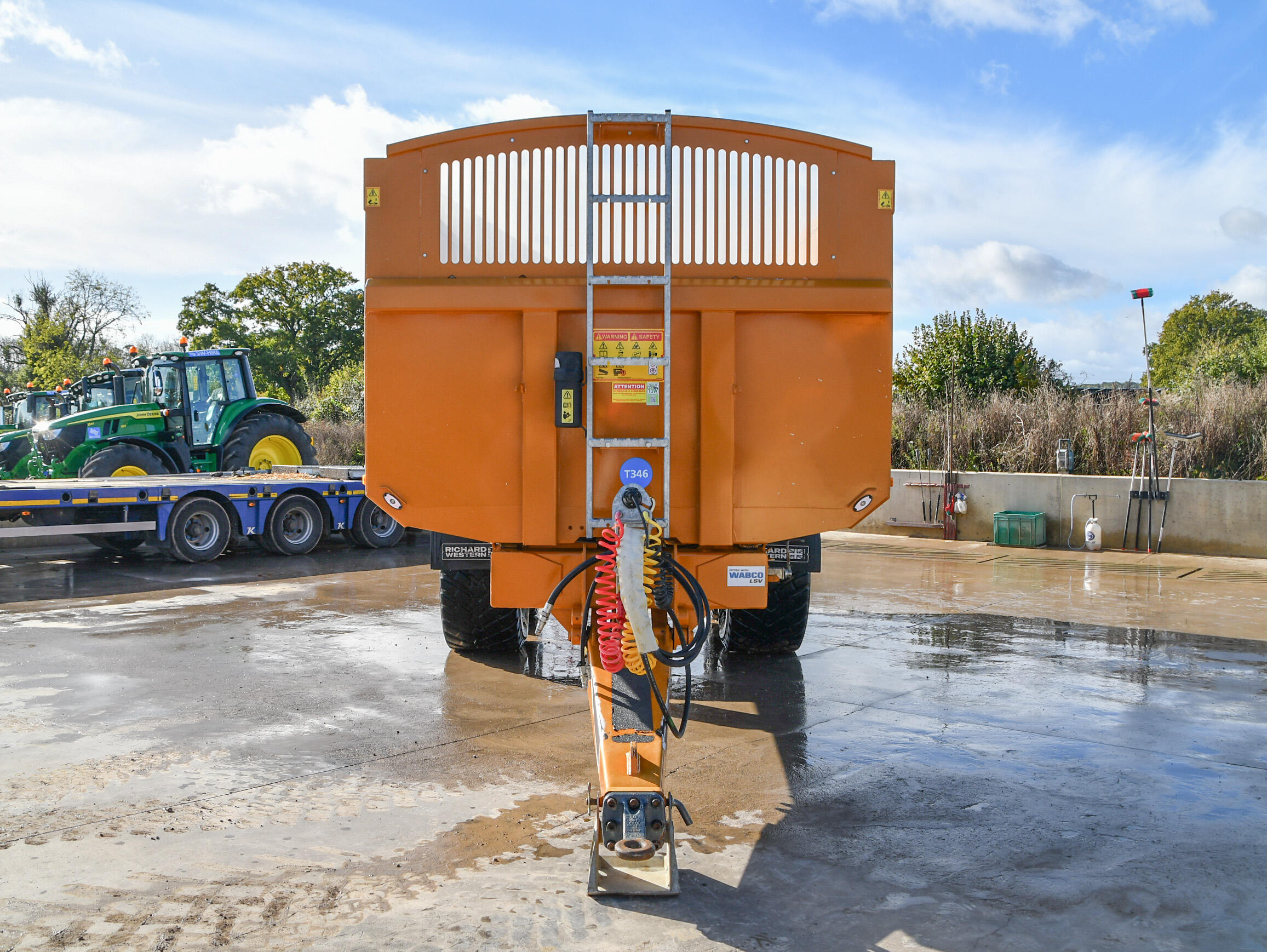 SF18HS Richard Western Grain Trailer on a concrete pad