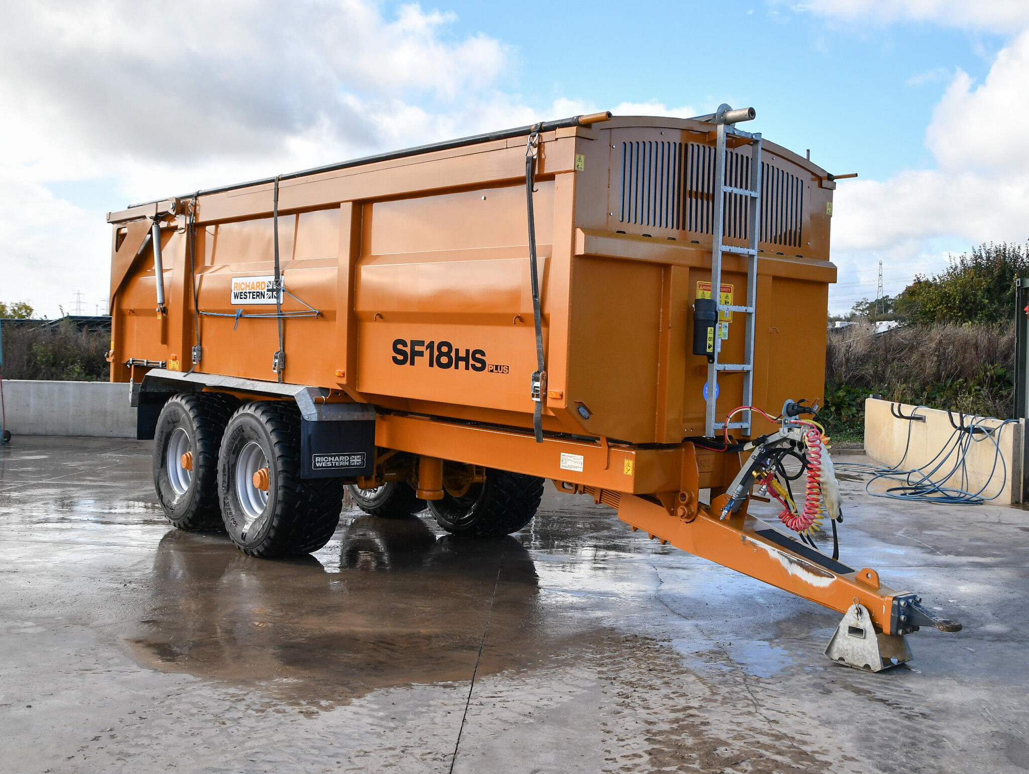 Richard Western SF18HS Grain Trailer with rollover sheet