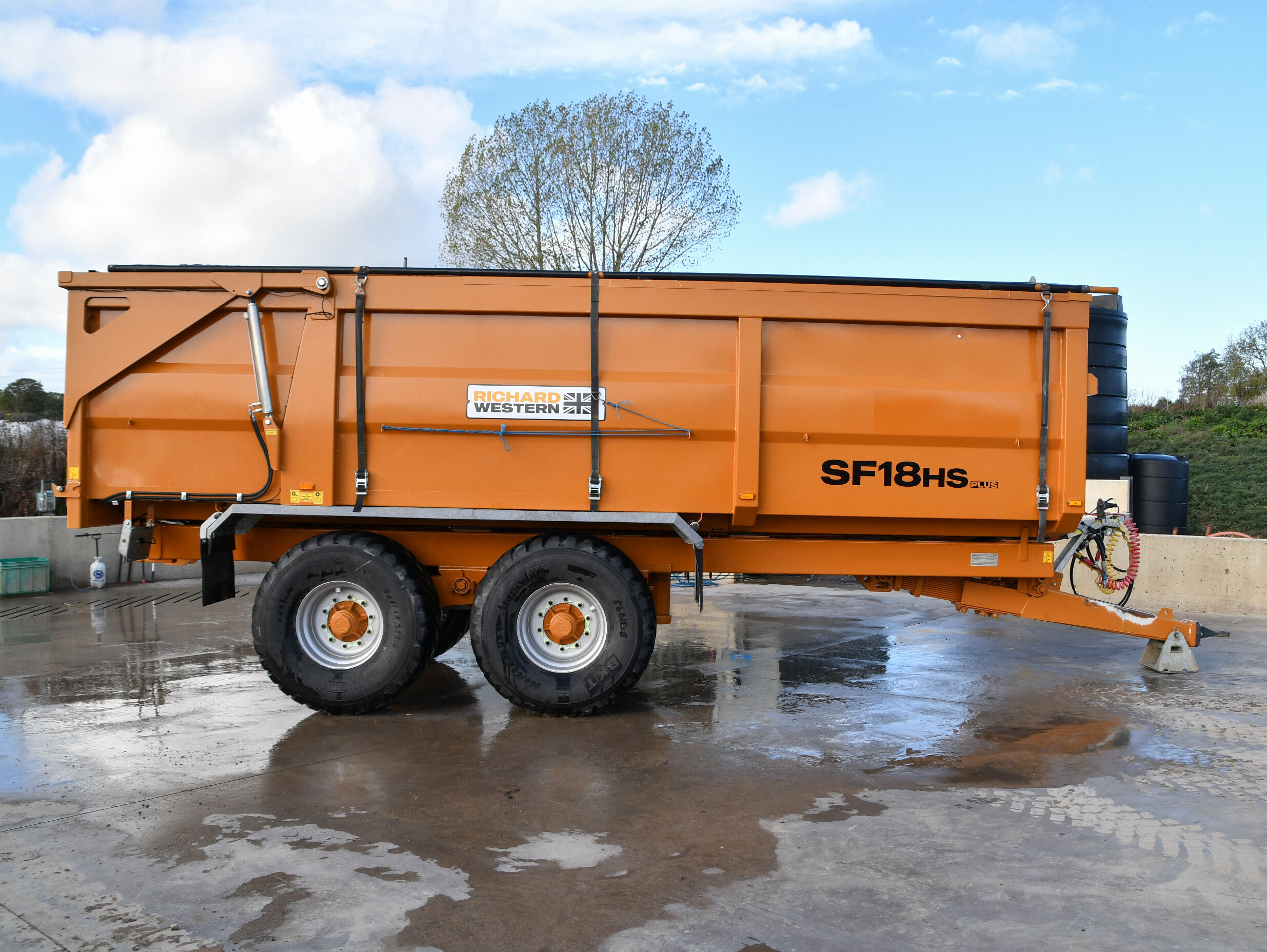 Richard Western SF18HS Grain Trailer with rollover sheet