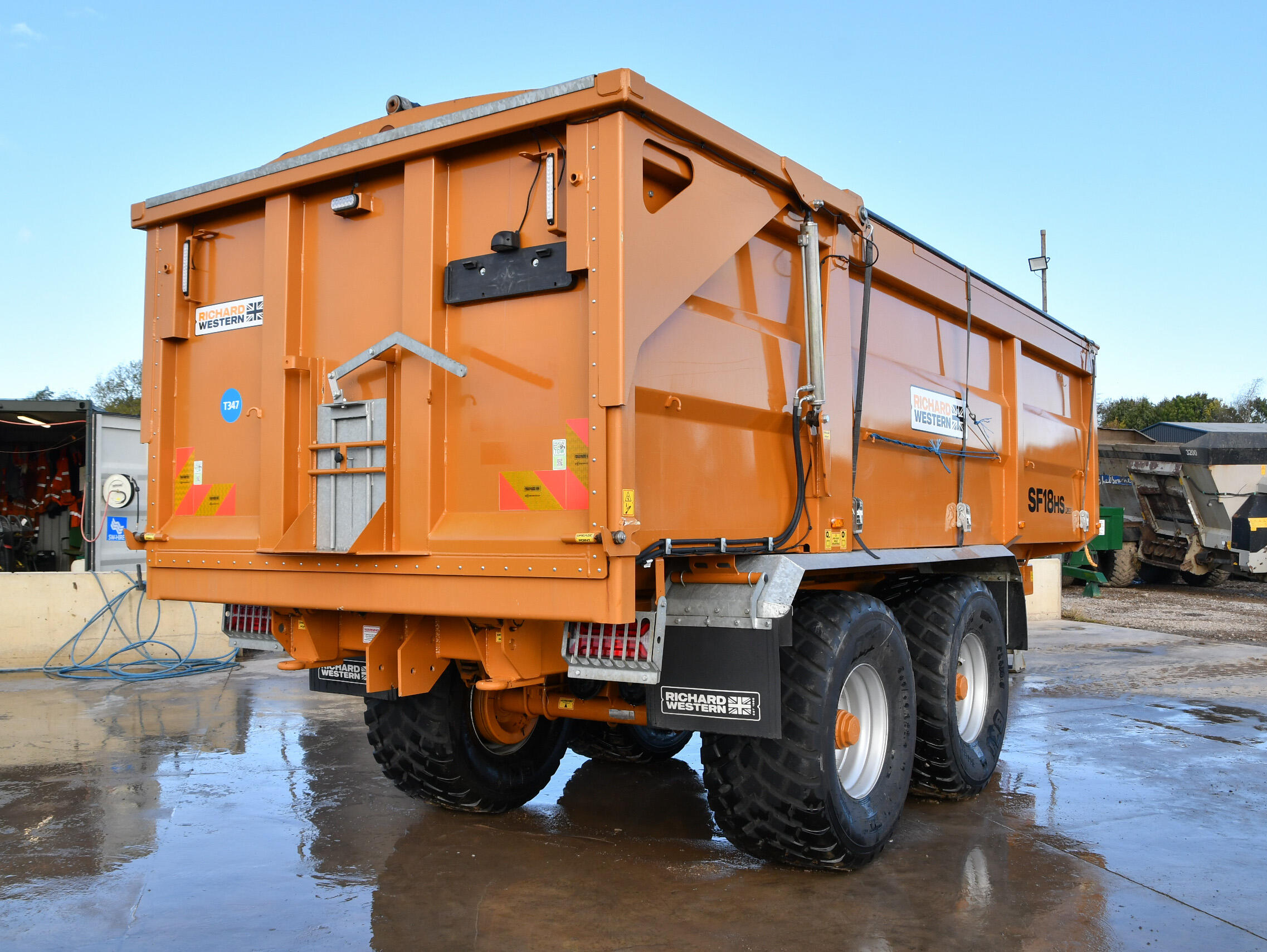 Richard Western SF18HS Grain Trailer with rollover sheet
