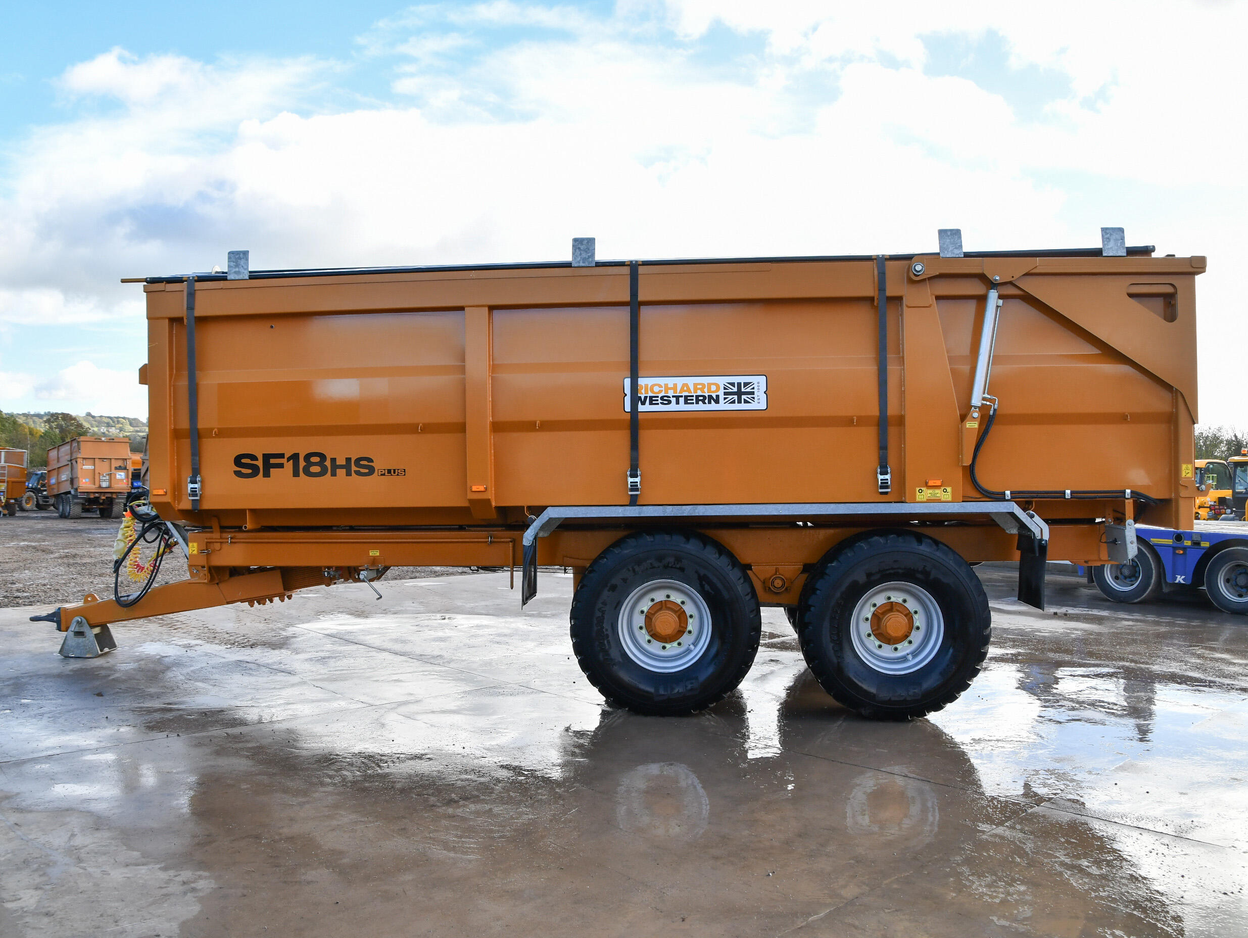 Richard Western SF18HS Grain Trailer with rollover sheet
