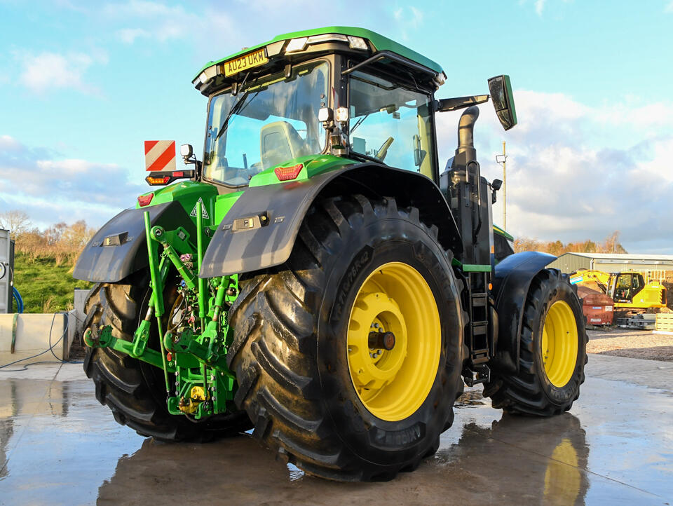 John Deere 7R350