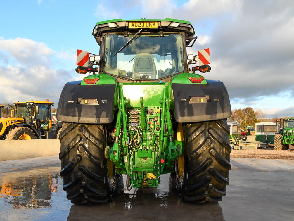 John Deere 7R350
