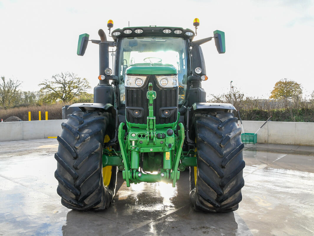 John Deere 6R250