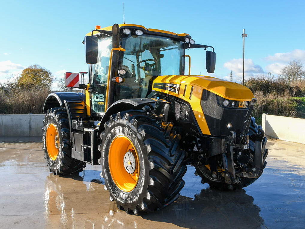 JCB 4220 iCON Tractor