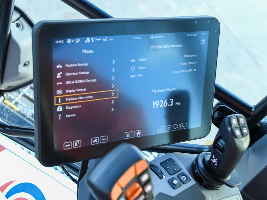 JCB 4220 iCON Tractor