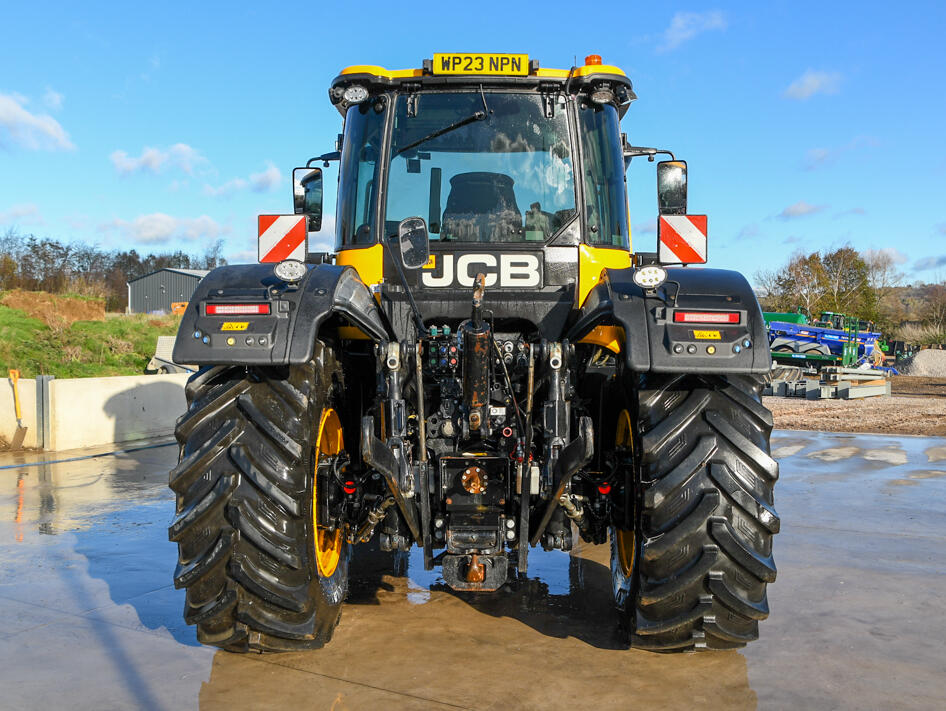 JCB 4220 iCON Tractor