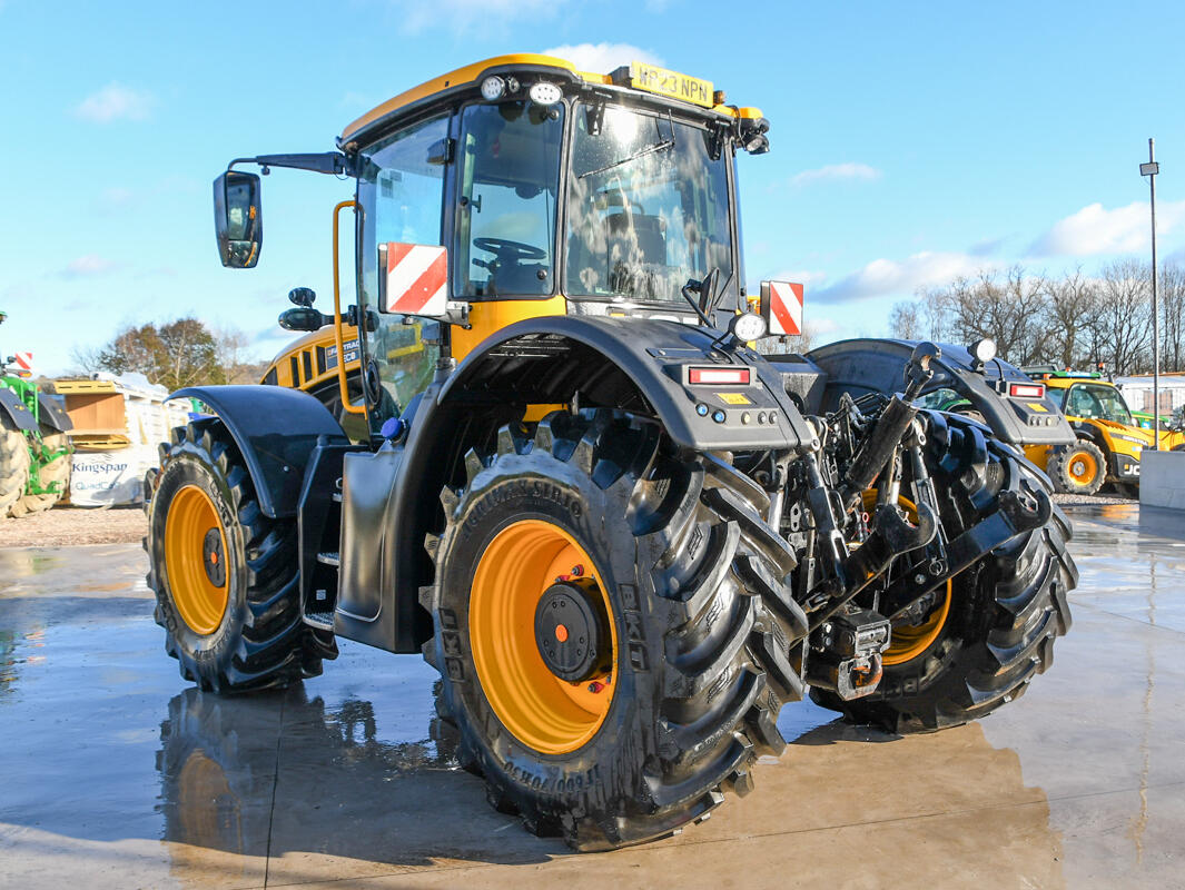 JCB 4220 iCON Tractor